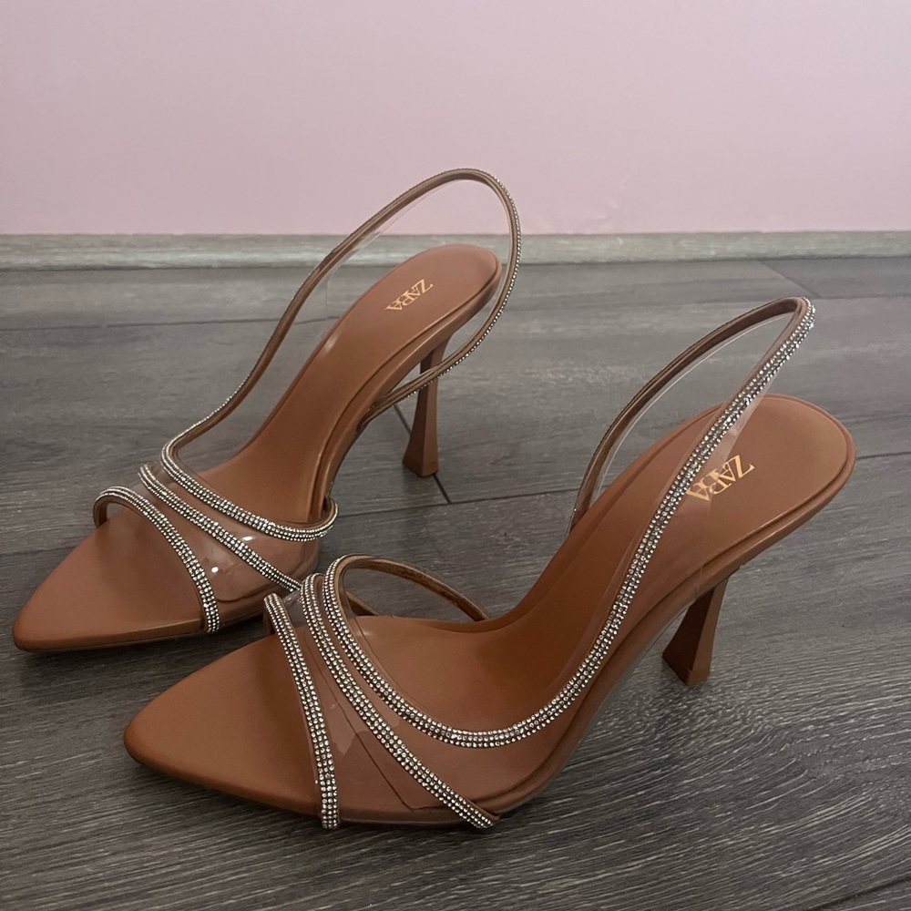 ZARA HEELS SIZE 7 US